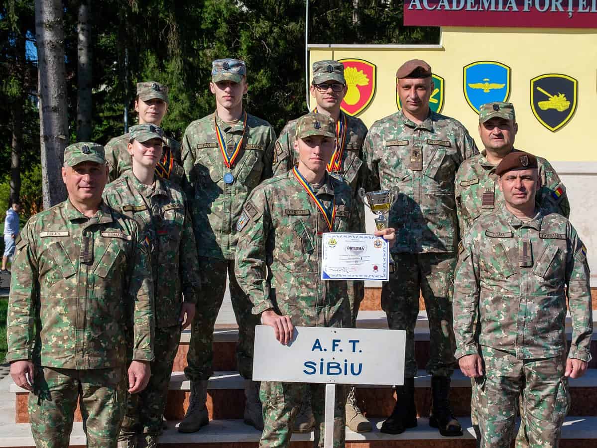 academia forțelor terestre sibiu, locul doi la campionatul militar de înot (foto)