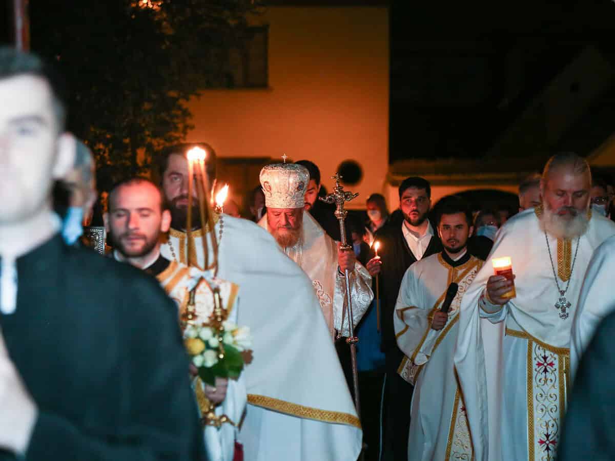 tradiția continuă: sfânta lumină va ajunge la sibiu la timp, indiferent de situația din ierusalim
